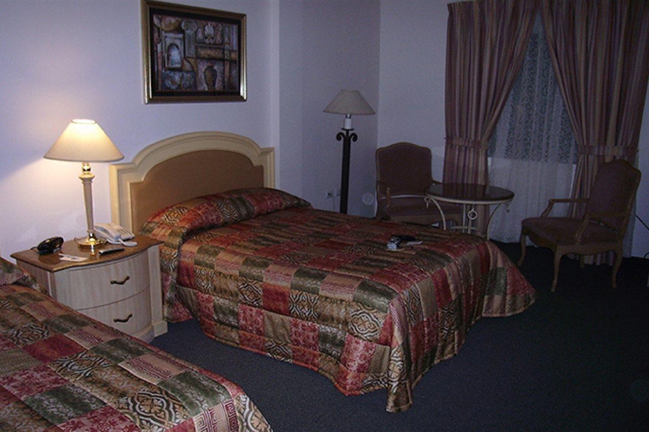 เบสต์ เวสเทิร์น เซนโตร กาเดเรย์ตา Hotel กาเดเรย์ตา ฮิเมเนซ ภายนอก รูปภาพ